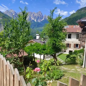 https://casa-curti-gosaldo.hotelinveneto.com