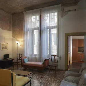 melusina-apartments-rialto.hotelslidodijesolo.com/