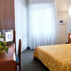 https://hotel-engadina.it-lombardy.com